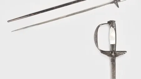 Sabia unui ofițer nazist, apropiat al lui Hitler, scoasă la licitație în România