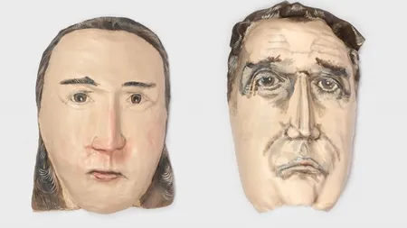 Măștile Ceaușeștilor, scoase la licitație