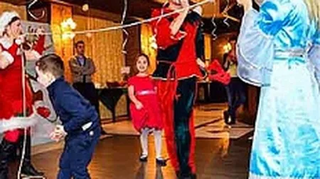 Cum să organizezi o petrecere de Crăciun pentru copiii angajaților