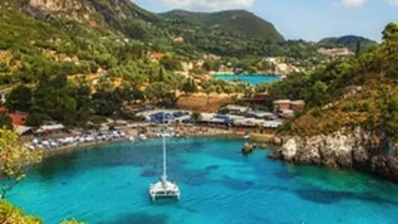 Happy Tour lanseaza targ online de Craciun