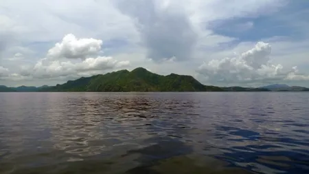 Turism extrem: Vacanta pe insula pustie, fara apa si hrana (Video)