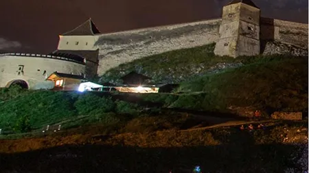 Premieră: turiștii pot rezerva un loc la Cetatea Râșnov, prin Airbnb