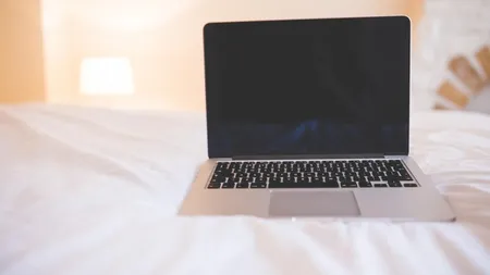 Internetul, „consilierul în turism al românilor: ce caută, ce vor și cum își aleg vacanțele