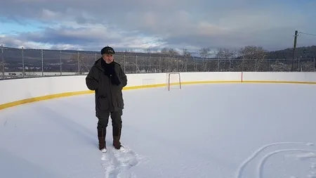 Comunitatea cu doar 400 de locuitori care are propriul patinoar