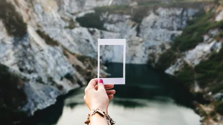 De cati bani ai nevoie ca sa calatoresti in Romania? Dar in strainatate?