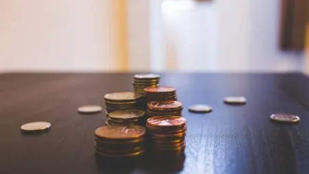 Unicredit: Creșterea economică de peste 5% anticipată pentru anul 2017 ascunde dezechilibre fiscale tot mai mari