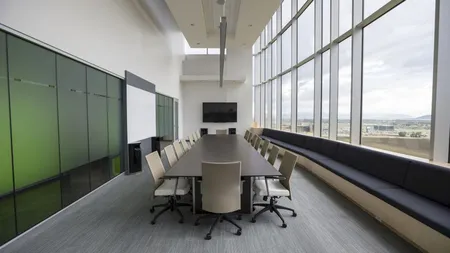 Salariile medii din sectorul privat au crescut cu 5%, in primele noua luni