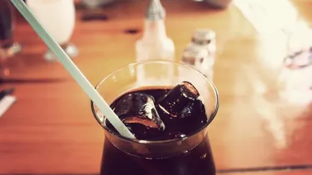 Suprataxa pe zahar: producatorii de bauturi racoritoare spun ca masura va afecta direct consumatorul roman