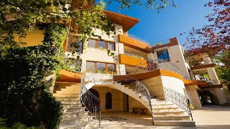 Vilă de 1500 mp în Snagov, la vânzare pentru 4,2 milioane de euro