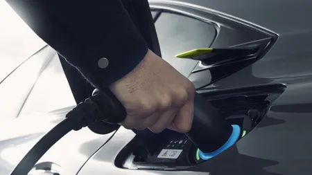 Tanczos Barna se plimbă cu mașina electrică pe curentul Ministerului. Unde își încarcă ministrul mașina?