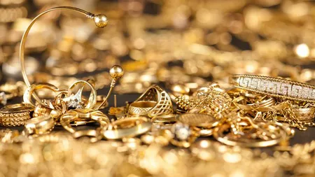 Casa de amanet ANAF! Ce sumă s-a încasat la bugetul de stat din vânzarea a 136 de bijuterii și obiecte de aur și platină confiscate de fisc?!