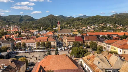 Platforma industrială Cuprom a înroșit străzile din Baia Mare cu ape poluate! Concentrația maximă admisă de fier a fost depășită de peste 30 de ori!