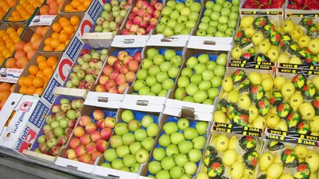Care sunt cele mai contaminate alimente de pe piață. Iată fructele de sezon care ocupă primul loc