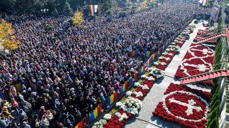 Peste 21.500 de pelerini s-au închinat la moaștele Sfintei Cuvioase Parascheva. Zeci au avut nevoie de asistență medicală