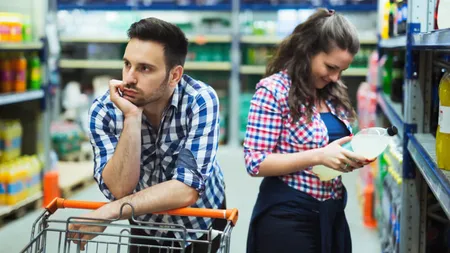 De cât a ajuns să aibă nevoie o familie din România pentru a avea un trai decent? 8700 de lei asigură minimul necesar