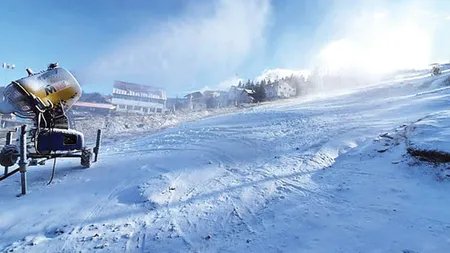 Ninge ca în povești în România! La Straja au fost pornite deja tunurile de zăpadă