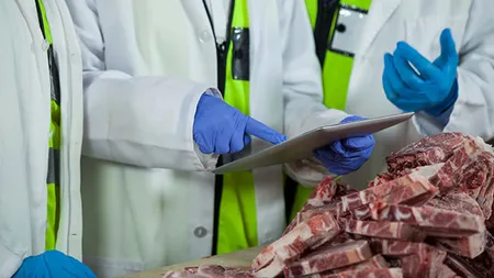 ANSVSA a aplicat 246 de sancţiuni contravenţionale, în total de 1,768 milioane de lei, în luna octombrie. Majoritatea, la unități alimentare, pentru încălcarea legislaţiei din domeniul siguranţei alimentelor