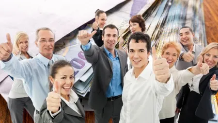 S-a decis! Salariul minim va fi de 3000 de lei în 2023, un angajat urmând să primească 1.863 de lei în mână. În plus, 200 de lei vor fi scutiți de taxe.