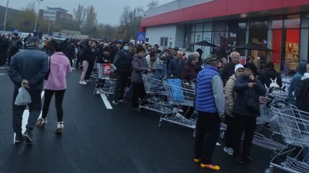 Cozi kilometrice la Kaufland! Retailerul are reduceri masive la zahăr și ulei