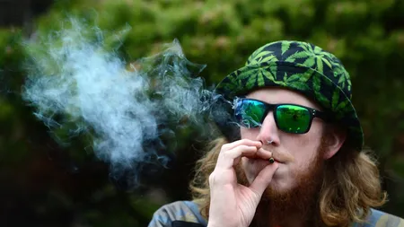 Există un obicei mai nociv pentru plămâni ca fumatul de tutun: fumatul de canabis! Ce au descoperit cercetători de la universitatea şi spitalul din Ottawa