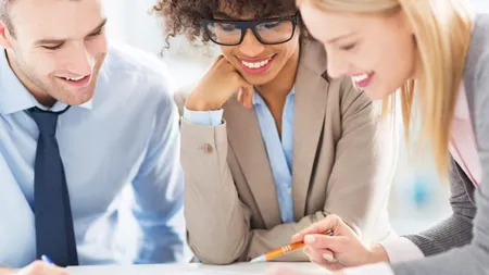 România, codașă în UE la rata de angajare a tinerilor cu vârste cuprinse între 15 și 29 de ani. Doar 2,5% dintre cei care sunt într-un program de ecucație au un loc de muncă