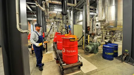 TotalEnergies, cu venituri anuale de peste 184 de miliarde de euro, se pregătește să relocheze zeci de posturi în România. Sindicatul CGT se revoltă