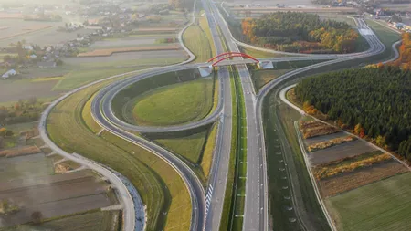 Românii mai au de așteptat până vor circula pe Autostrada Unirii. CNAIR a suspendat circulația pentru ambele loturi