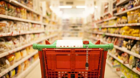 STUDIU România, afectată puternic de criza economică în 2022. Românii au cheltuit mai puţin pe mâncare şi au economisit mai puţin