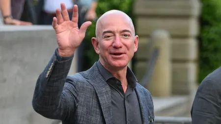 Jeff Bezos, criticat de internauți pentru noul avion achiziționat: Ai prea mulți bani”
