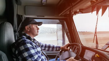 Salarii de 2.500 de euro net/lună pentru şoferi profesionişti. Lista beneficiilor pe care le primesc pe lângă salariu