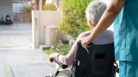 INPS Italia trebuie să plătească despăgubiri în valoare de 10.000 de euro unei badante, după ce i-a anulat Venitul de cetățenie