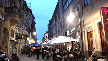 ANPC: Restaurantele din centrul capitalei, focare de infecții. Gândacii ca la ei acasa și jumătate de tonă de alimente expirate. S-au pus lacăte pe 6 uși