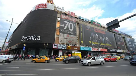Capăt de linie pentru supermarketul Mega Image de la parterul Unirea Shopping Center. Se pun lacătele după 15 ani de funcționare