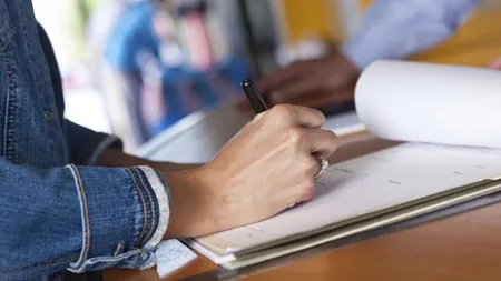 În plină criză economică, românii nu fac rabat de la afaceri. ONRC anunță o creștere a numărului de firme noi