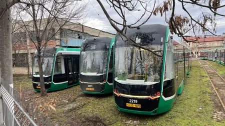 Problemă ireală în Iași! Tramvaiele de peste 30 de milioane de euro au defecte majore: vatmanii pierd total controlul, frânează și dau cu spatele singure