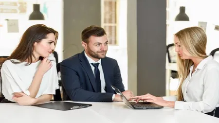 Unul din 10 joburi în domeniul financiar rămâne neocupat. Ce se caută, specialităţile cu salarii uriaşe