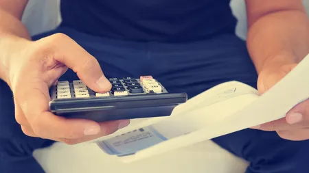 Salariul minim brut pe economie crește la 4.325 lei de la 1 iulie. Majorarea este de 275 de lei