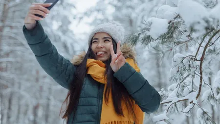 Telefoanele ţinute în sertar, comoară pentru români. Cât aur şi argint conţin cele 5,3 miliarde de gadgeturi ieşite din uz