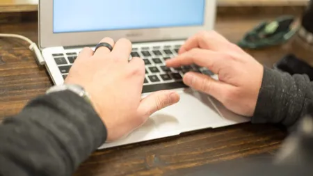 Eroarea care a îmbogățit un român. Ce manevră a făcut bărbatul pentru a profita de o sumă incredibilă cu un simplu voucher