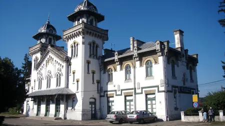 Gara Regală Curtea de Argeș va fi renovată. Monumentul a fost lăsat în paragină