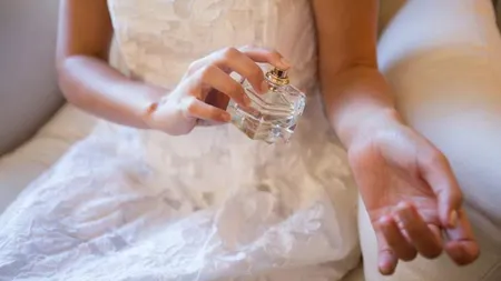 Infertilitate din cauza unor parfumuri! Ce substanțe interzise conțineau produsele cosmetice. Au fost scoase de pe piață