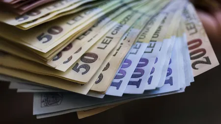 Cetățenii români vor plăti mai puțin la pensia de stat și mai mult la cea privată, începând din acest an. Motivul pentru care cresc contribuțiile la Pilonul II