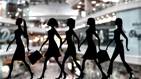 Barometrul e-Commerce: Femeile cumpără mai des şi mai mult online. 2 din 3 femei au plasat cel puţin o comandă online în 2022