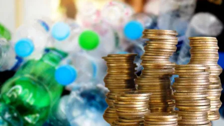 Alte costuri vor fi implementate pe piața de consum. Românii vor plăti 50 de bani atunci când vor cumpăra băutură. Care sunt ambalajele vizate?