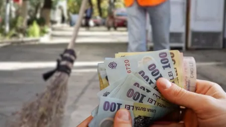 Salarii 2023. Cât mai câștigă un măturător de stradă în România. Venit demn de aruncat la coșul de gunoi!