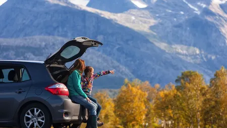 Vrei să călătorești cu mașina de Paște? Iată câteva sfaturi esențiale pentru o excursie fără probleme