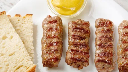 Prețul ireal pe care trebuie să îl plătească românii pentru un mic la Târgul de Paște de la Craiova