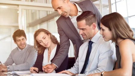 Riscuri în business! Managerii și antreprenorii din România cresc numărul de angajați cu 5-10% anul acesta