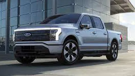 Ford se pune pe picioare! Compania deschide comenzile pentru camionul F-150 Lightning, după ce a fost închisă în urma problemelor de producție