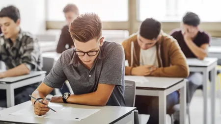 Ce vor studia liceenii care nu participă la orele de Religie? Disciplina va fi obligatorie indiferent de profil și specializare